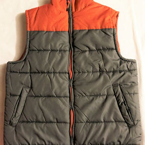 Vest mens size M new colorblock puff NordicTrack shell,  lining & fill polyester